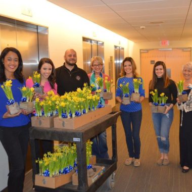 7News delivers flowers to Spaulding Rehab for One Boston Day