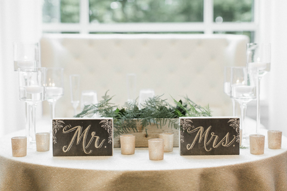 Mr. and Mrs. rustic sweetheart table