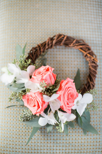 Ring of pink roses and white orchids