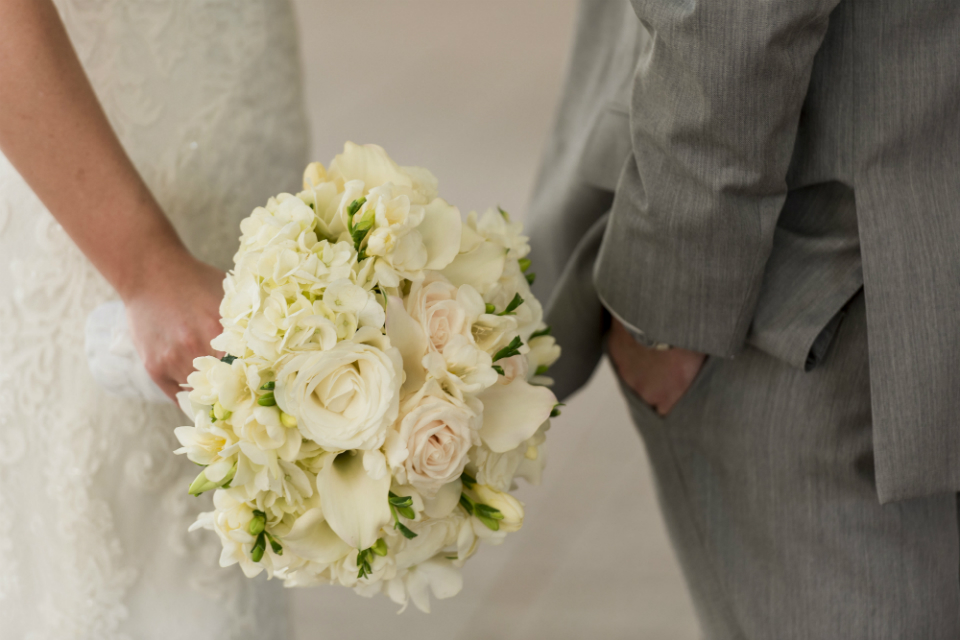 Elgant bridal bouquet of white roses