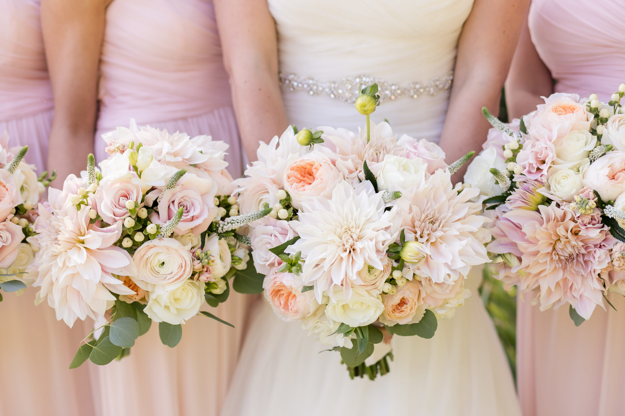 white, pink, cream wedding bouquet ideas