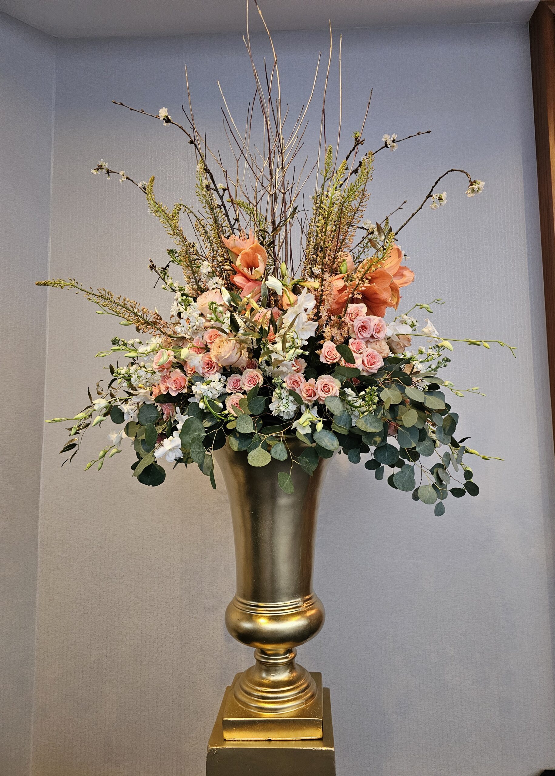 Pedestal Design - Gold Urn